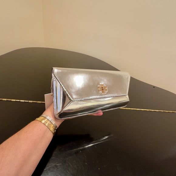 NWT RARE Authentic Luxury Party Tory Burch Kira Metallic Envelope Clutch/Bag - Picture 8 of 17